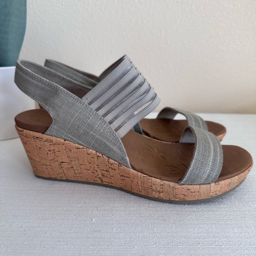 New Skechers Beverlee Taupe Stretch Luxe Foam Cork Wedge Sandals Women’s 8.5